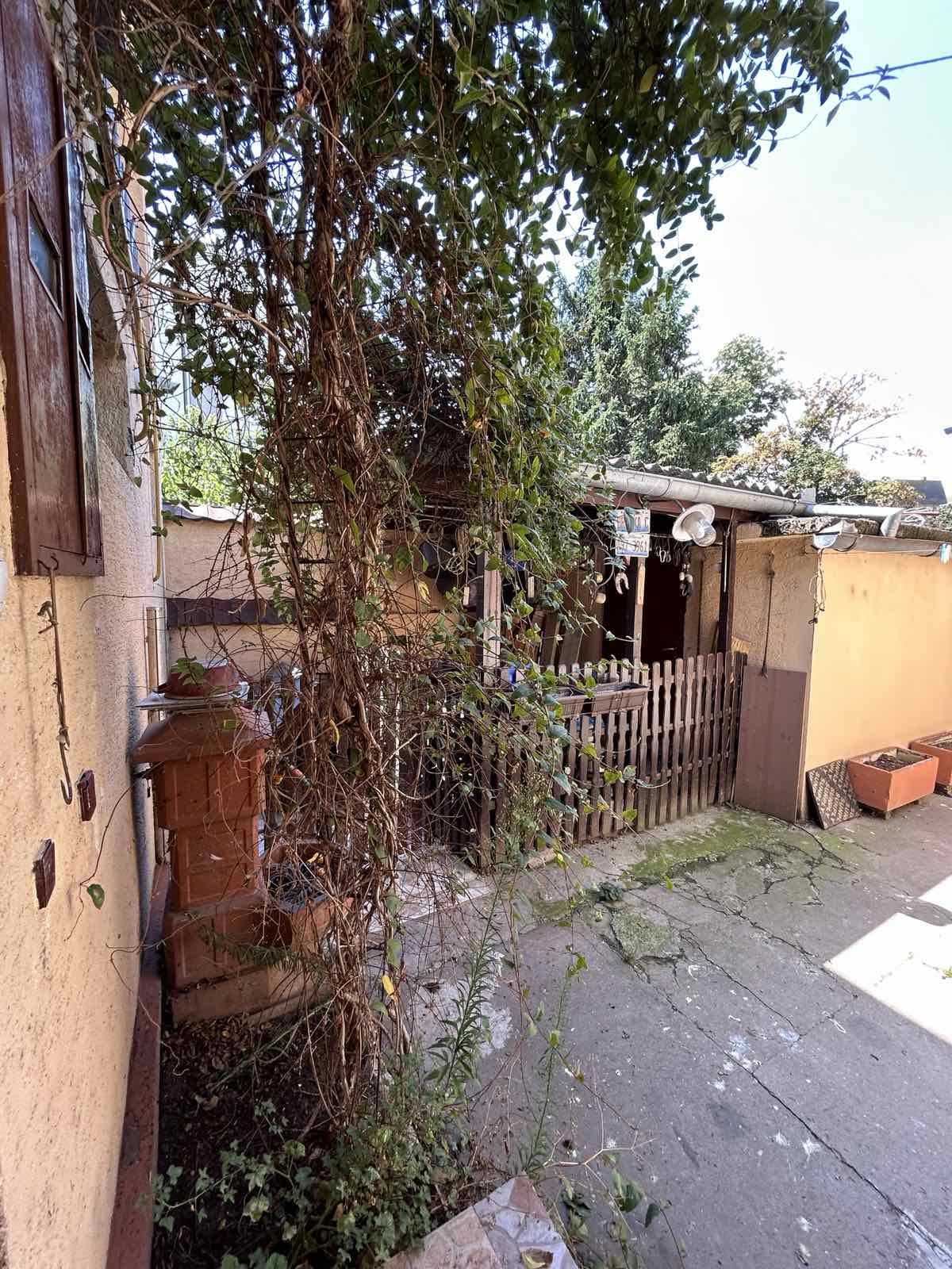 Sremska Mitrovica, prodajem porodičnu kuću u centru