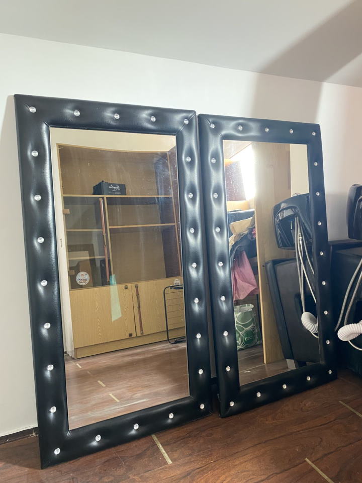 Na prodaju kompletna oprema za frizerski salon