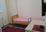 Zemun, Nova Galenika, izdajem sobu za zaposlenu osobu